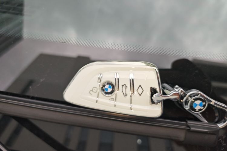 BMW X1 2023 car image #10