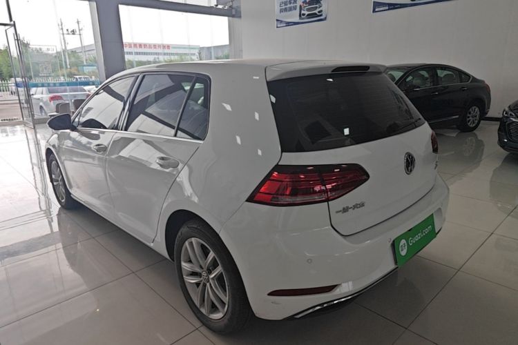 Volkswagen Golf 2018 car image #5