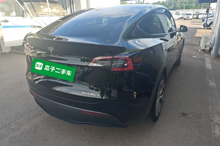 Tesla Model Y 2022 car image #7