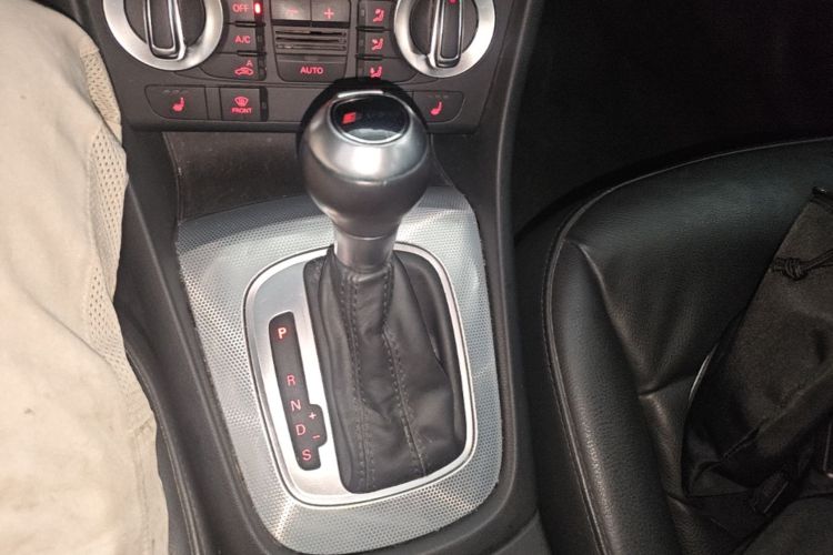 Audi Q3 2015 #14 Audi Q3 2015 car image #14
