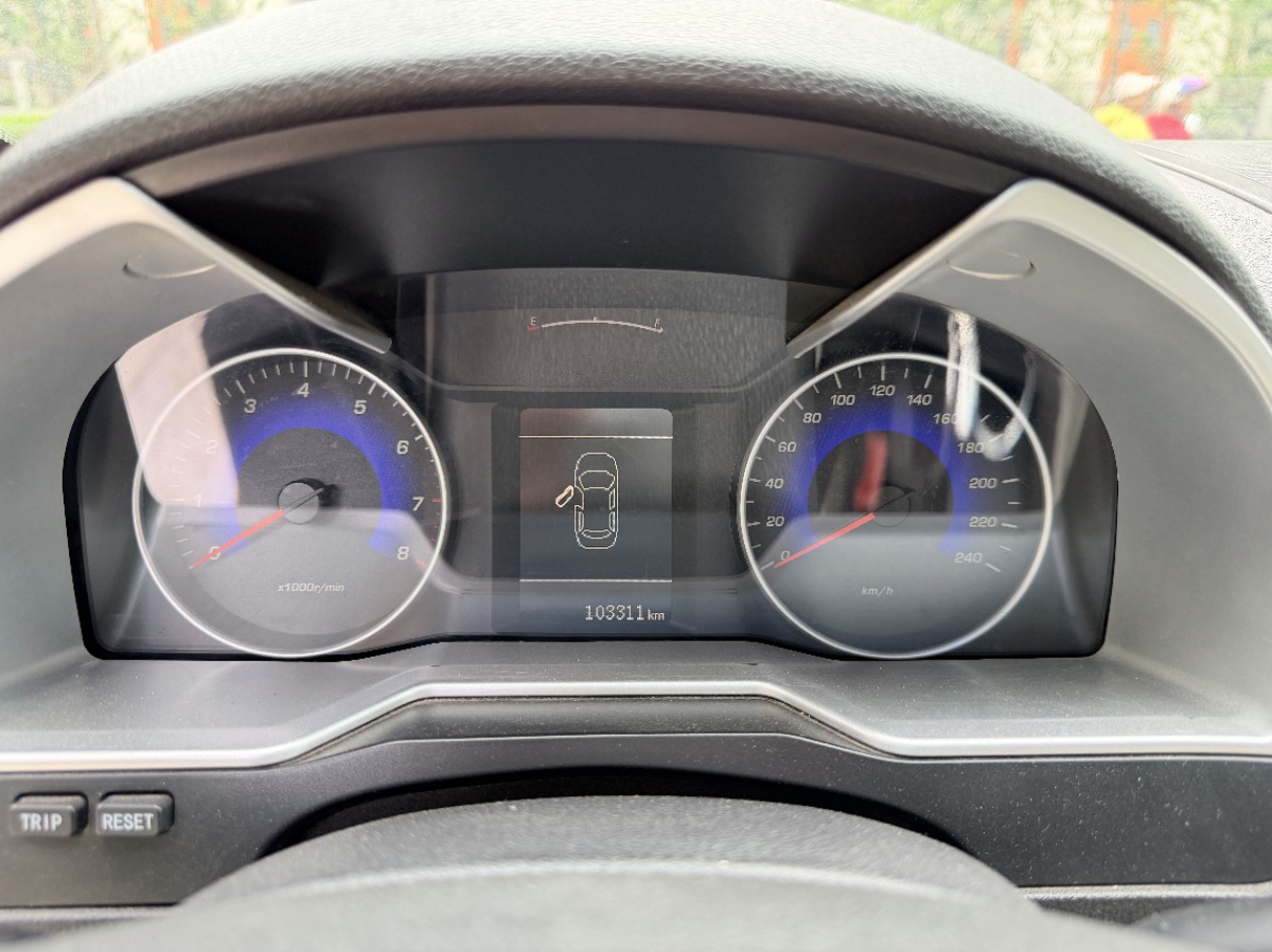 GEELY Emgrand 2015 #15 GEELY Emgrand 2015 car image #15