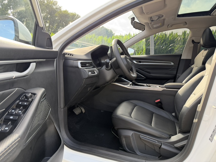 GEELY Emgrand 2023 car image #4