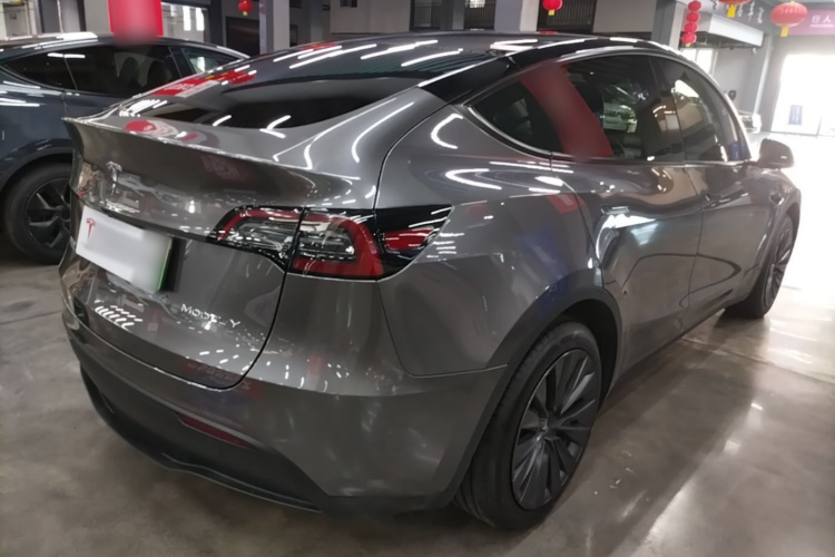 Tesla Model Y 2024 #7 Tesla Model Y 2024 car image #7