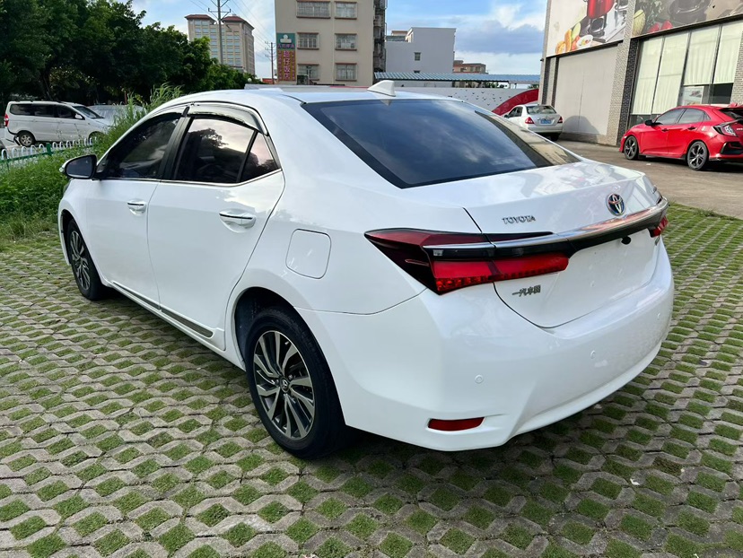 Toyota Corolla 2017 #8 Toyota Corolla 2017 car image #8