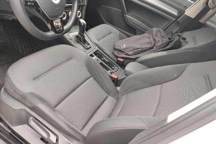 Volkswagen Golf 2020 car image #15