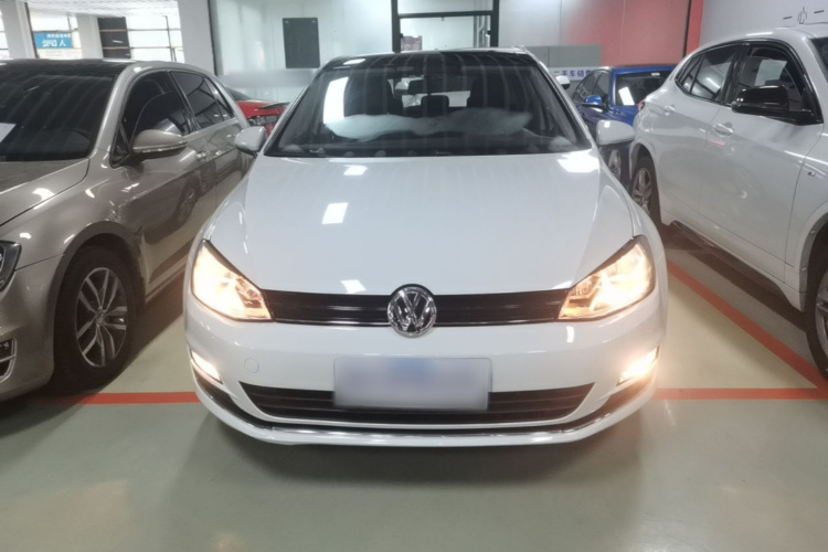 Volkswagen Golf 2015 car image #3