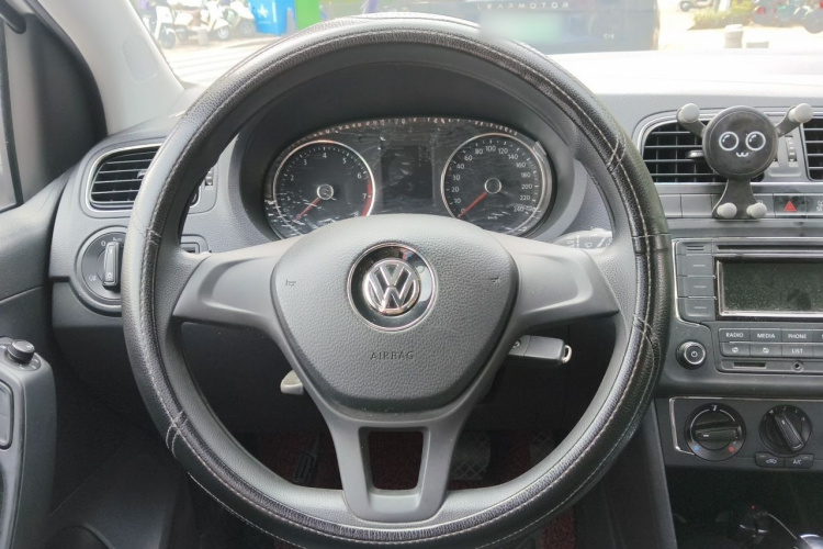 Volkswagen Polo 2015 #11 Volkswagen Polo 2015 car image #11