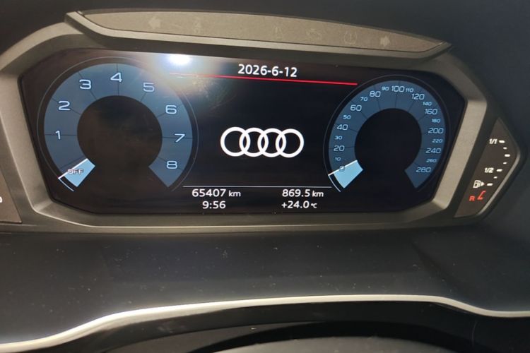 Audi Q3 2022 car image #12