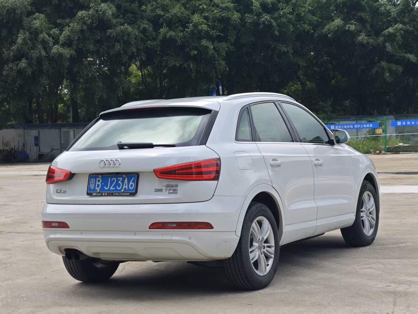 Audi Q3 2014 car image #3