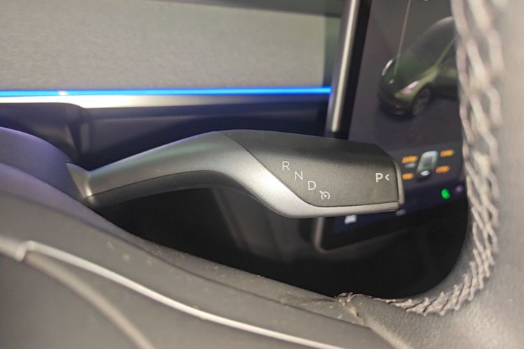 Tesla Model Y 2024 #14 Tesla Model Y 2024 car image #14