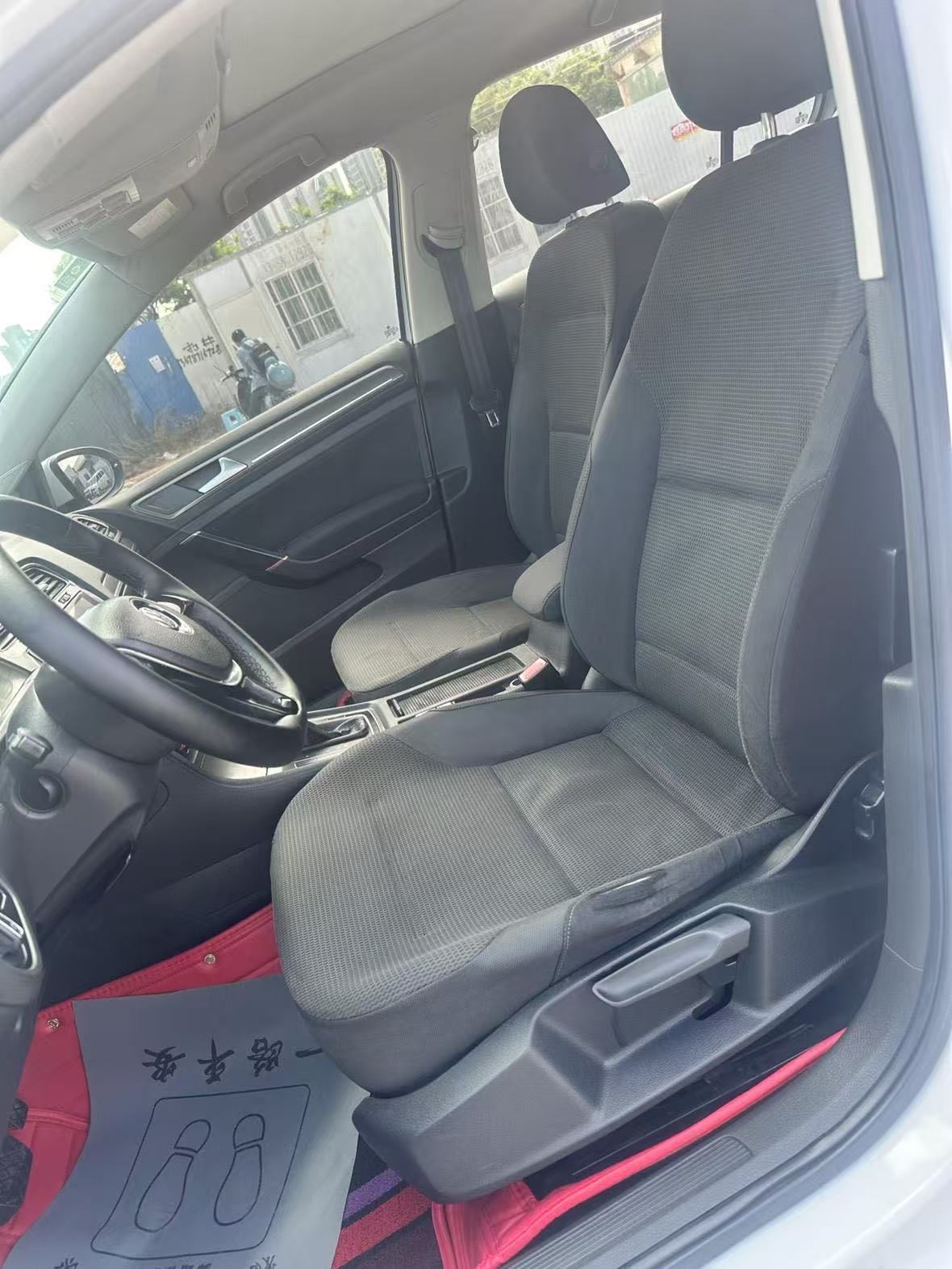Volkswagen Golf 2015 car image #6