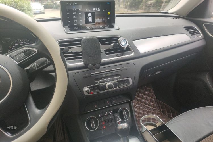 Audi Q3 2016 car image #15