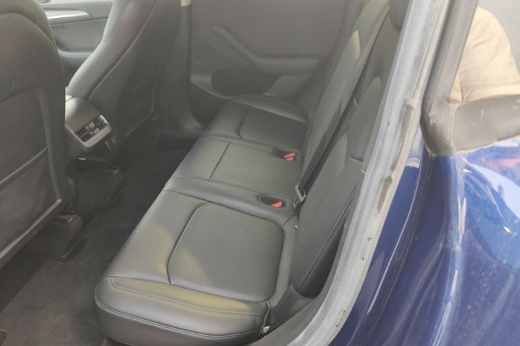 Tesla Model Y 2022 car image #13
