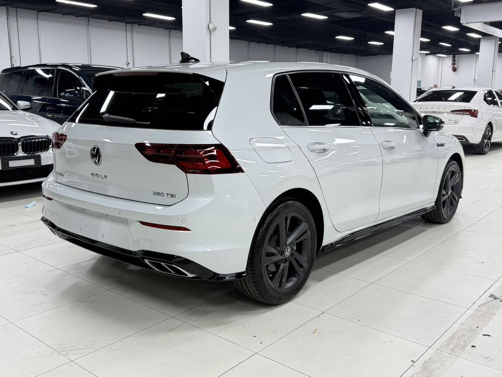 Volkswagen Golf 2021 car image #6