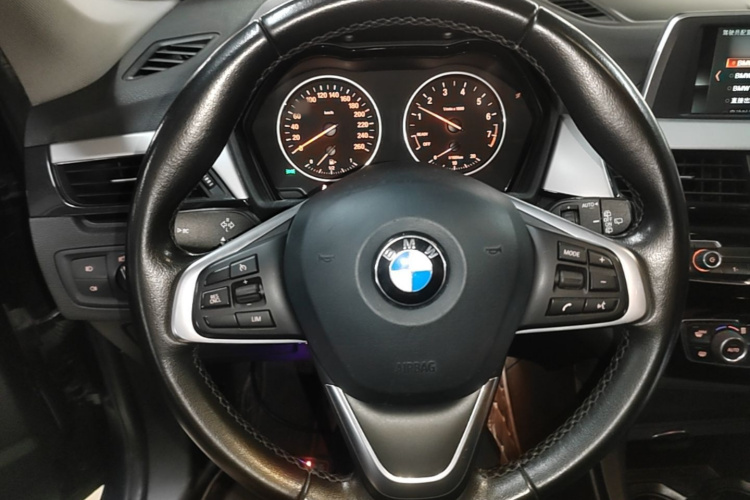 BMW X1 2019 car image #11