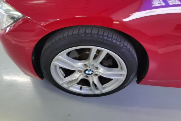 BMW 3 Series 2019 car image #9