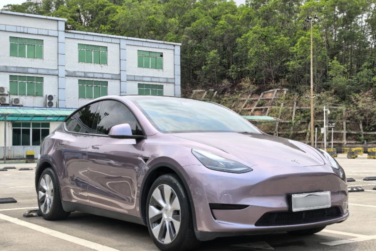 Tesla Model Y 2022 immagine di auto #4