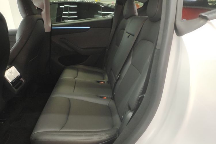 Tesla Model Y 2025 car image #17