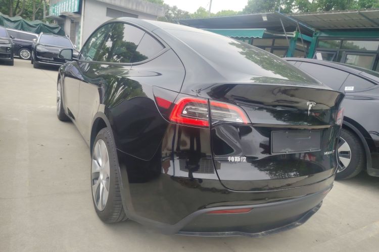 Tesla Model Y 2022 car image #5
