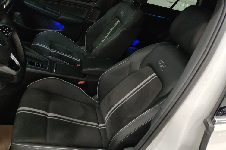Volkswagen Golf 2022 car image #15