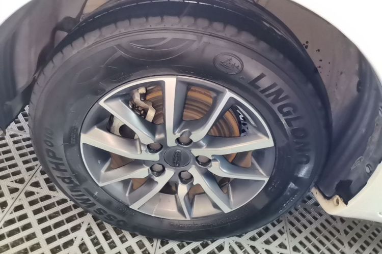 GEELY Emgrand 2020 car image #4