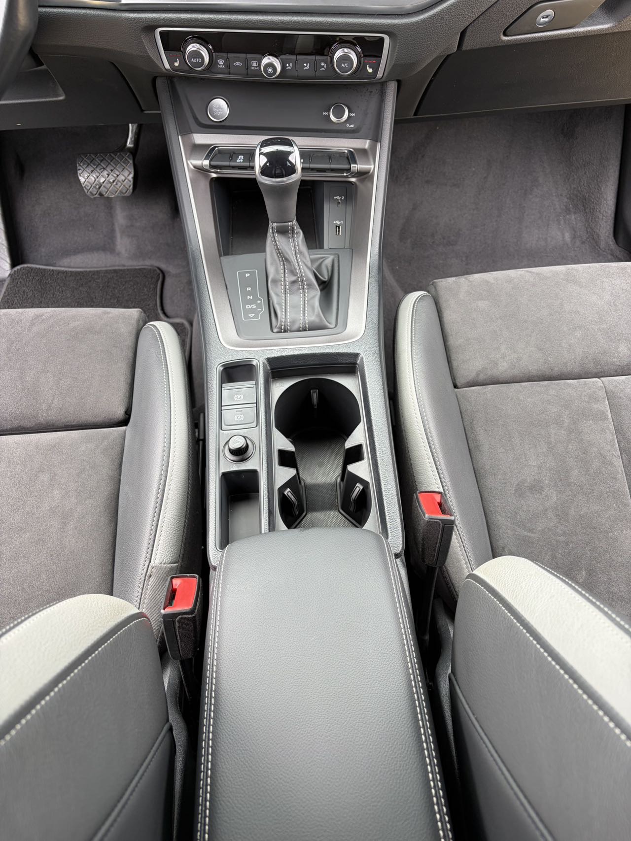Audi Q3 2020 immagine di auto #9