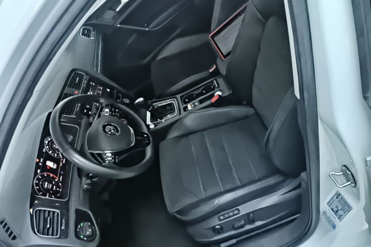 Volkswagen Golf 2020 #27 Volkswagen Golf 2020 car image #27