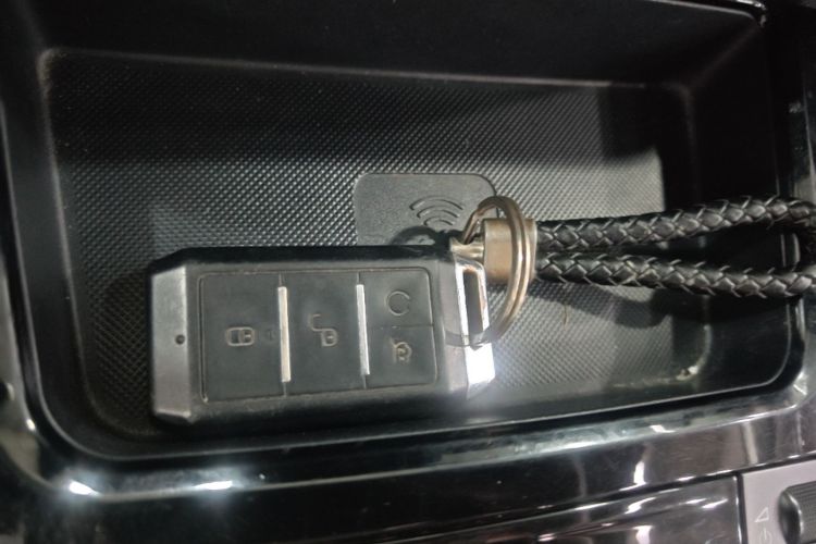 BYD Yuan New Energy 2020 imagen de coche #9