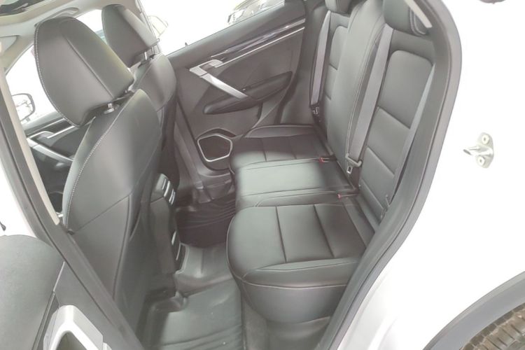GEELY Coolray 2025 car image #13