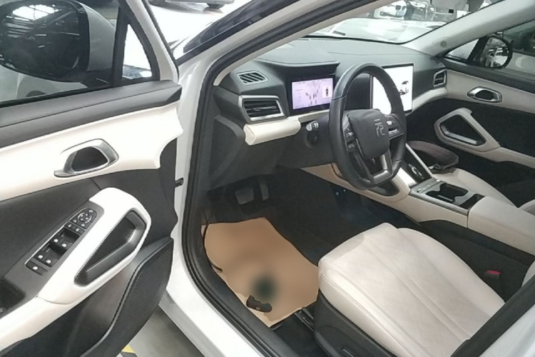 BYD YuanUP 2025 #16 BYD YuanUP 2025 car image #16