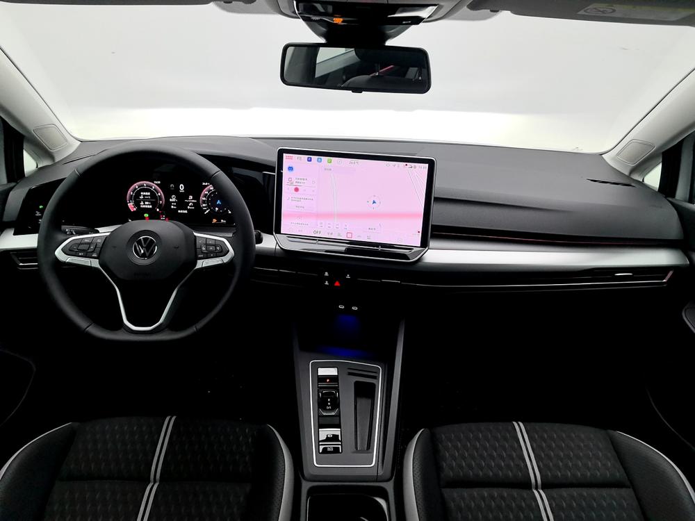 Volkswagen Golf 2026 imagen de coche #14