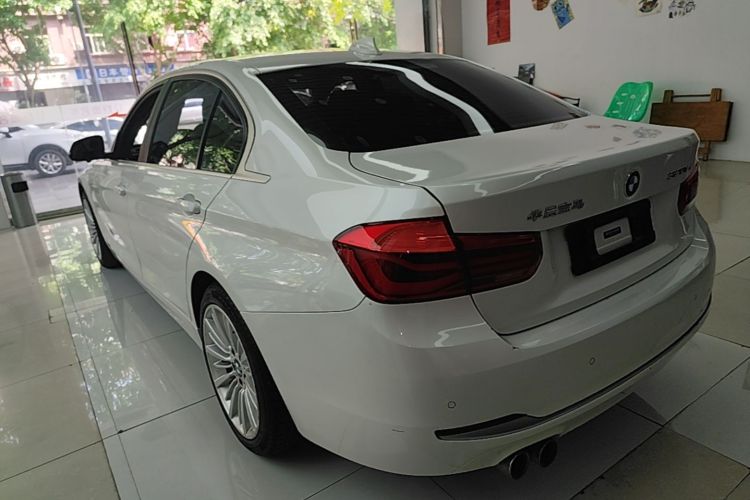 BMW 3 Series 2018 car image #5