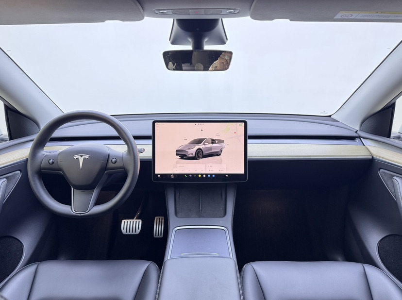 Tesla Model Y 2023 #5 Tesla Model Y 2023 car image #5