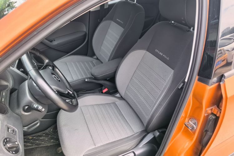 Volkswagen Polo 2018 car image #15