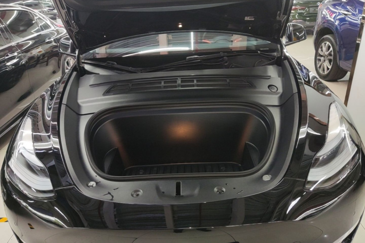Tesla Model Y 2023 #20 Tesla Model Y 2023 car image #20