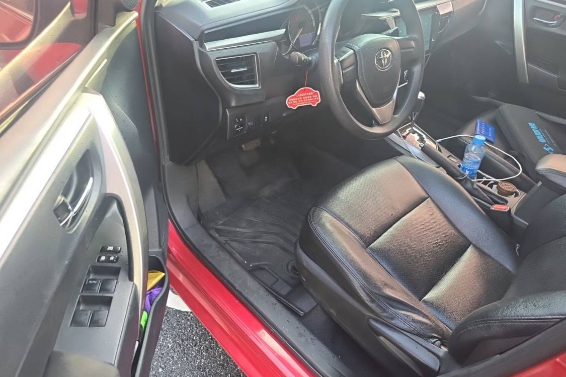 Toyota Corolla 2016 immagine di auto #25