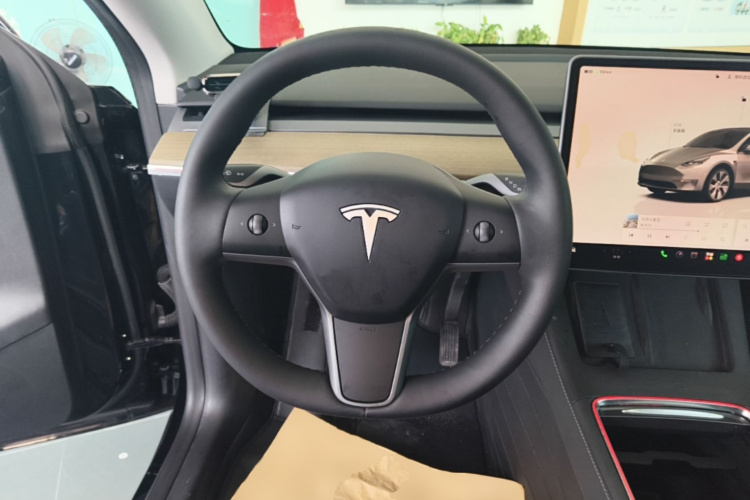 Tesla Model Y 2022 #11 Tesla Model Y 2022 immagine di auto #11