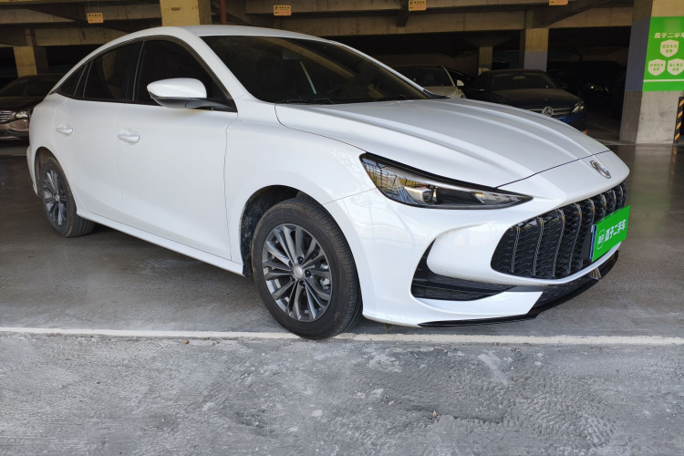 MG 5 2025 image de voiture #7