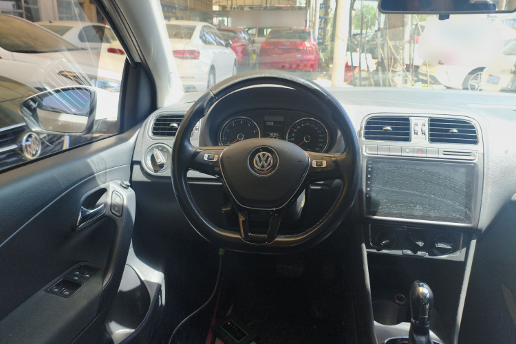 Volkswagen Polo 2016 #11 Volkswagen Polo 2016 car image #11
