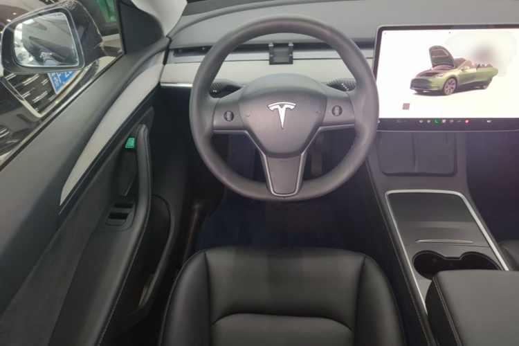 Tesla Model Y 2025 #11 Tesla Model Y 2025 car image #11