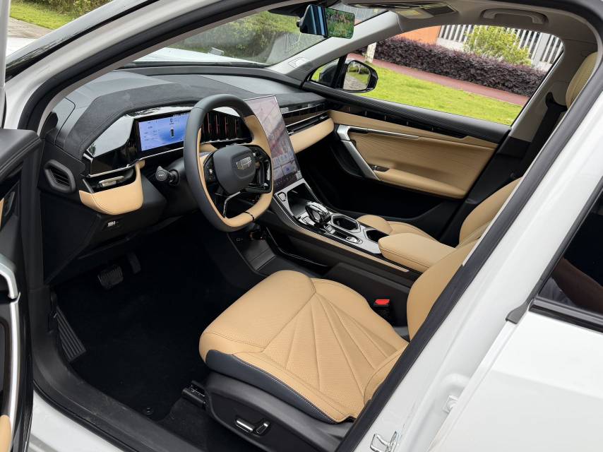 GEELY Boyue L 2024 car image #7