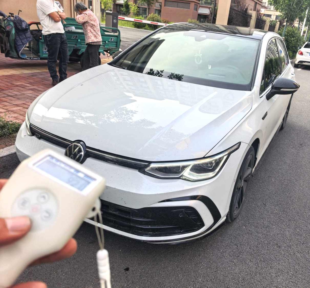 Volkswagen Golf 2021 car image 
