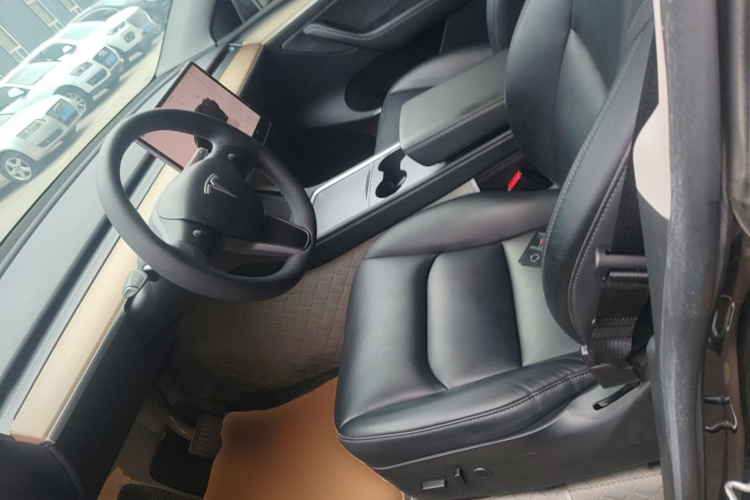 Tesla Model Y 2022 #15 Tesla Model Y 2022 car image #15
