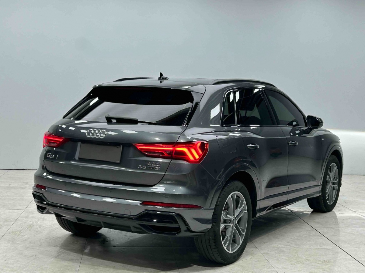 Audi Q3 2023 car image #5