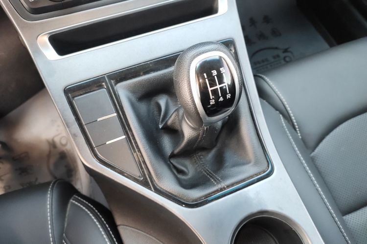 GEELY Emgrand 2018 car image #14