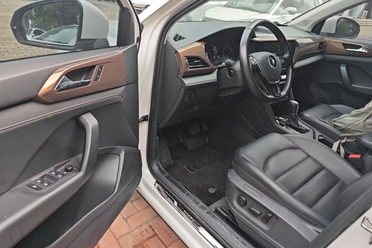 Volkswagen Tharu 2021 car image #16