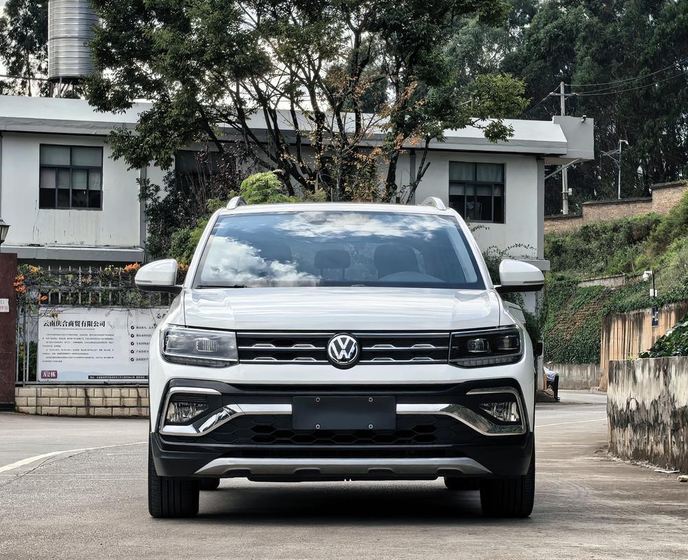 Volkswagen T-Cross 2020 car image #2