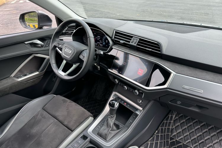 Audi Q3 2019 #17 Audi Q3 2019 car image #17