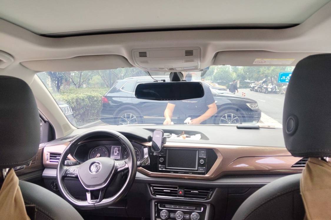 Volkswagen Tharu 2019 immagine di auto #20