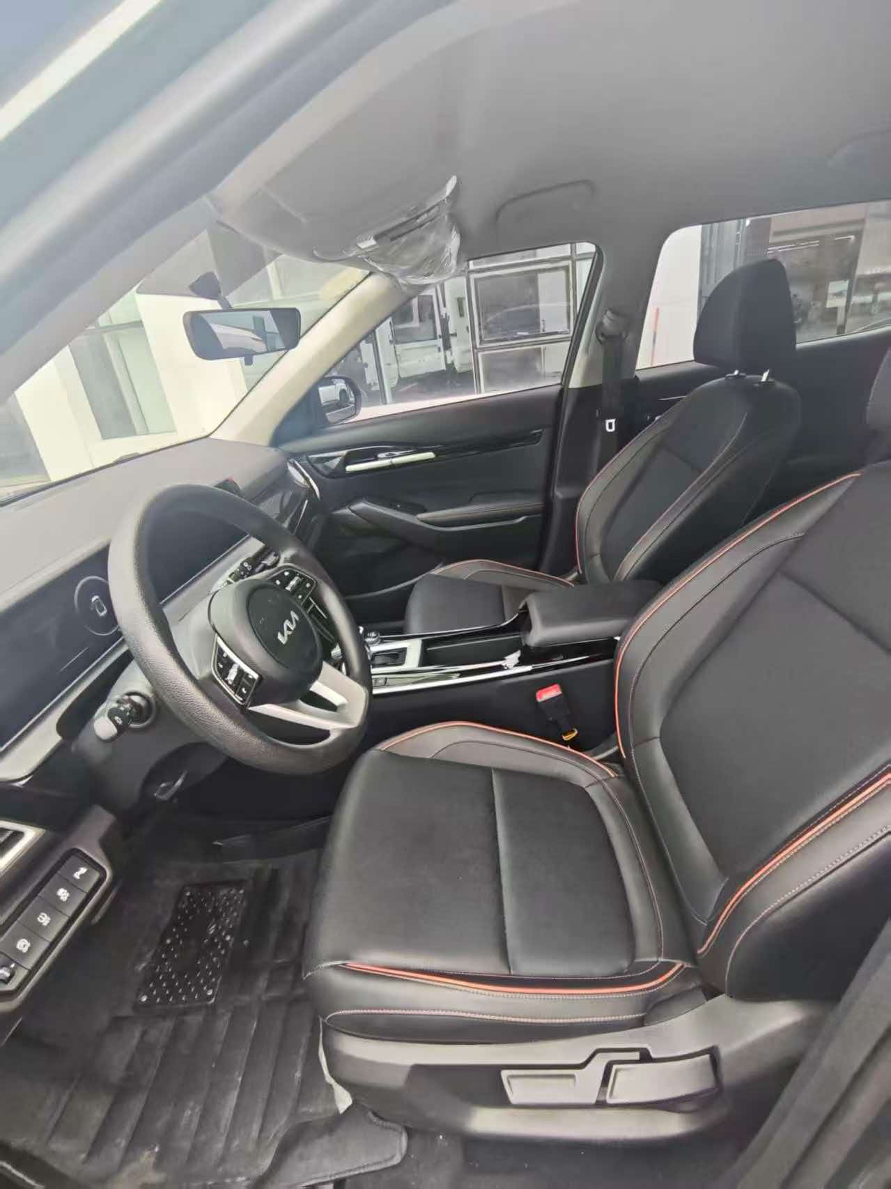 Kia Seltos 2025 صورة سيارة #4